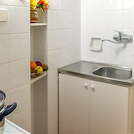 Aparthotel Zina 3*
