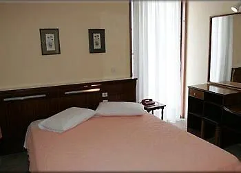 Zina Aparthotel Athen
