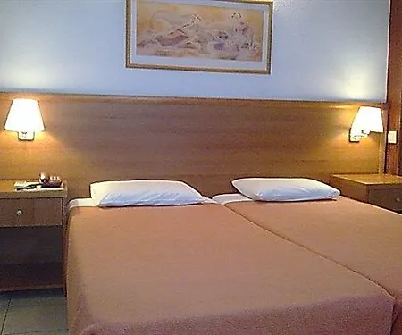 Zina Aparthotel 3*