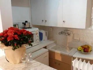 Zina Apartahotel