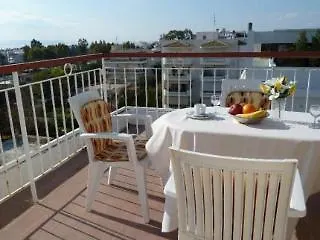 Zina Apartahotel 3*