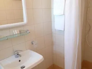 Zina Apartahotel Atenas